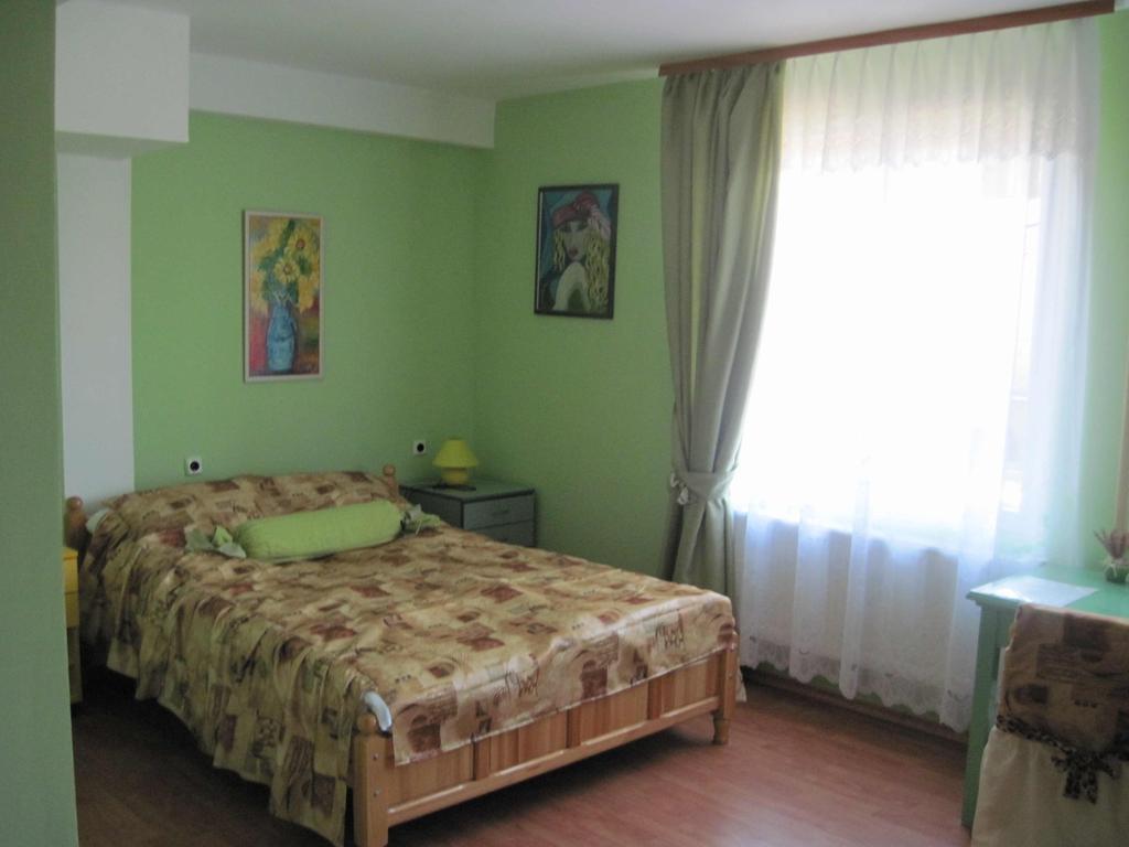 Hadjibulevata Guest House Kovachevtsi Δωμάτιο φωτογραφία